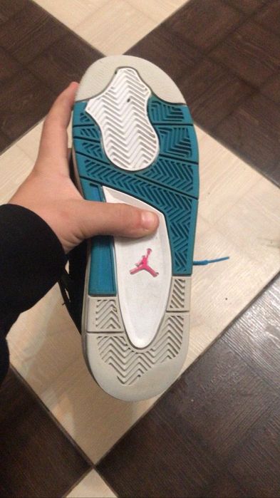 Vând jordan 4black ABS pink