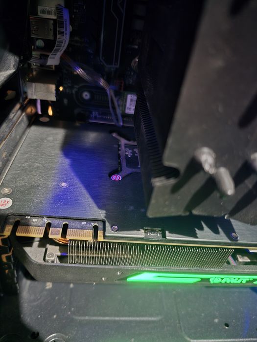 Vând PC Gaming i7 7700 cu gtx 1070 8gb