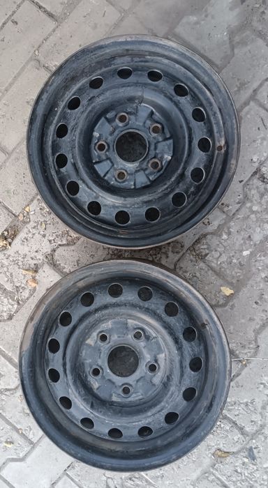 Диски 5-ти болтовые R-14 стояли на Мазде