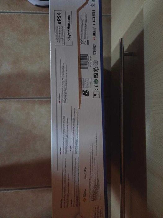 PlayStation .PLUS PS4 HDR 500GB cu jocuri Fifa,Call of Dury,Batman