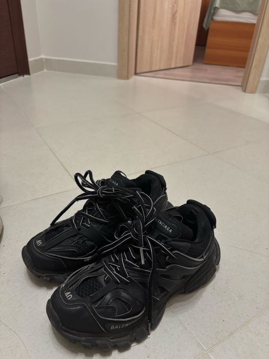 Balenciaga track