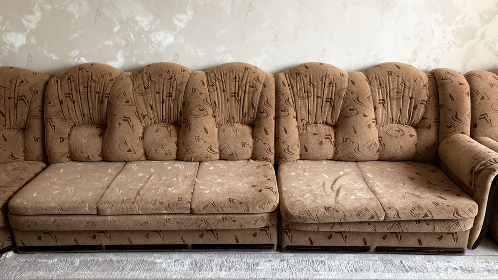 диван с кроватью со встроенным шкафом  торг есть