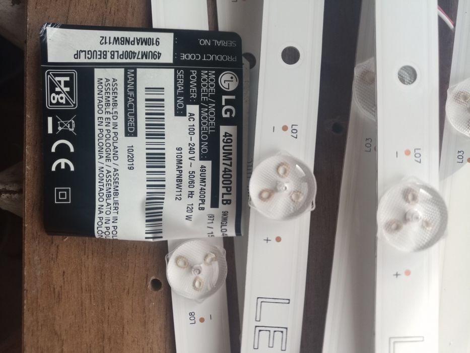 Lampi LG 49UM7400PLB