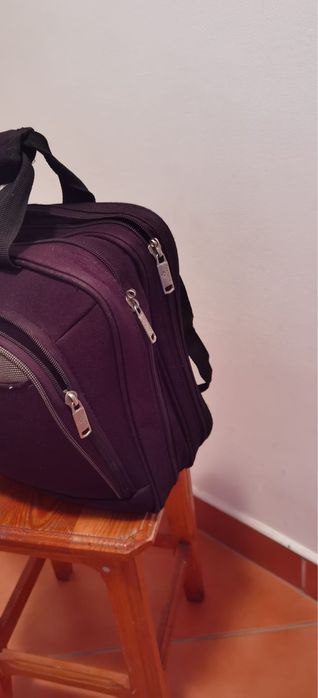 Geanta Saxoline.   .