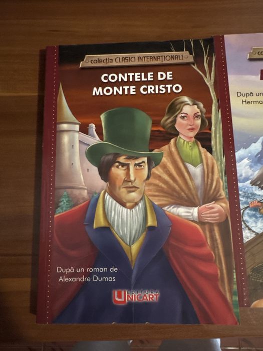 Carti noi se pot vinde la pachet sau individual 10 ron cartea sau 25 p