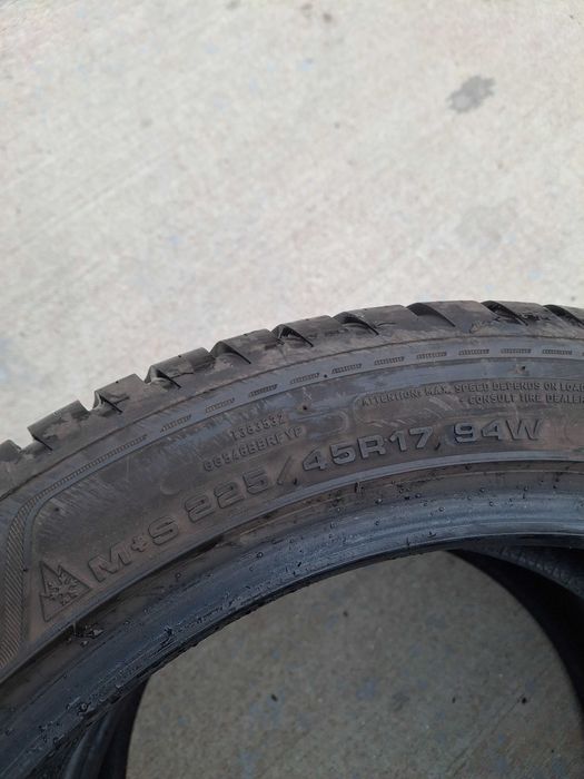 2бр. зимни гуми 225/45/17 Goodyear DOT 0322