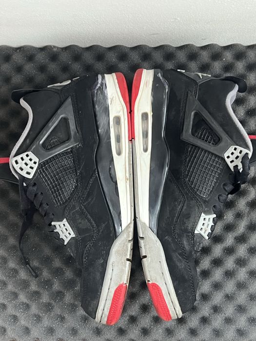 Air Jordan 4 Bred