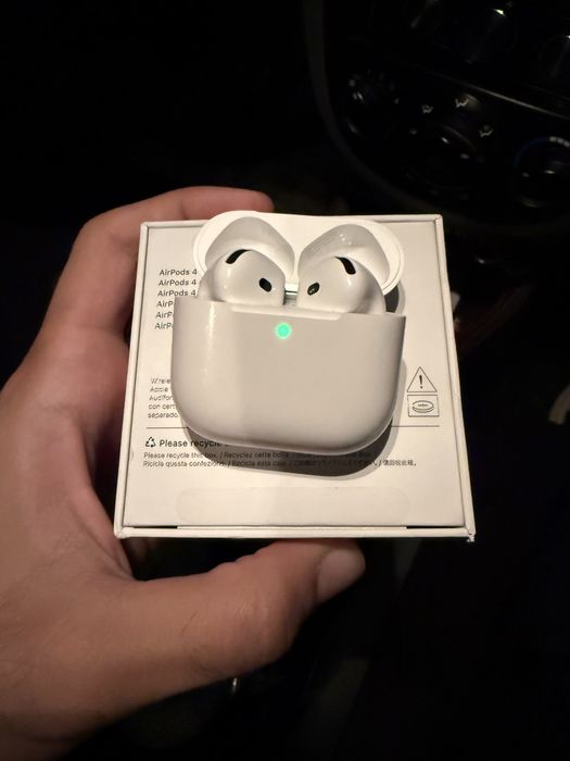 Airpods 4 With active noice (ANC)