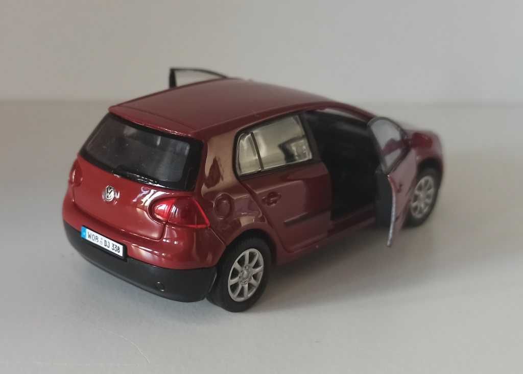 Macheta Volkswagen Golf 5 V - Welly 1/36 VW