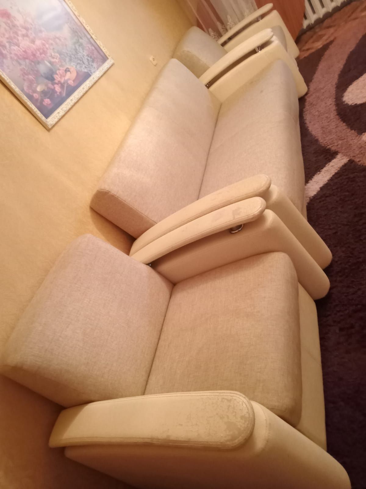 Продам диван для гостиной