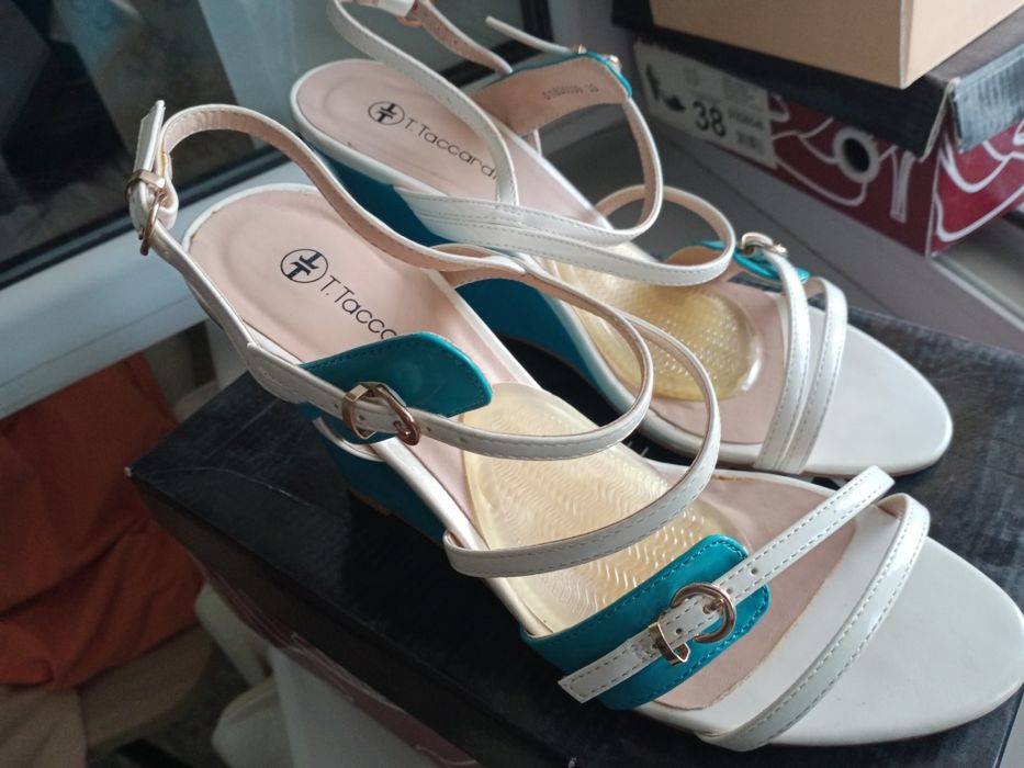 Босоножки летние