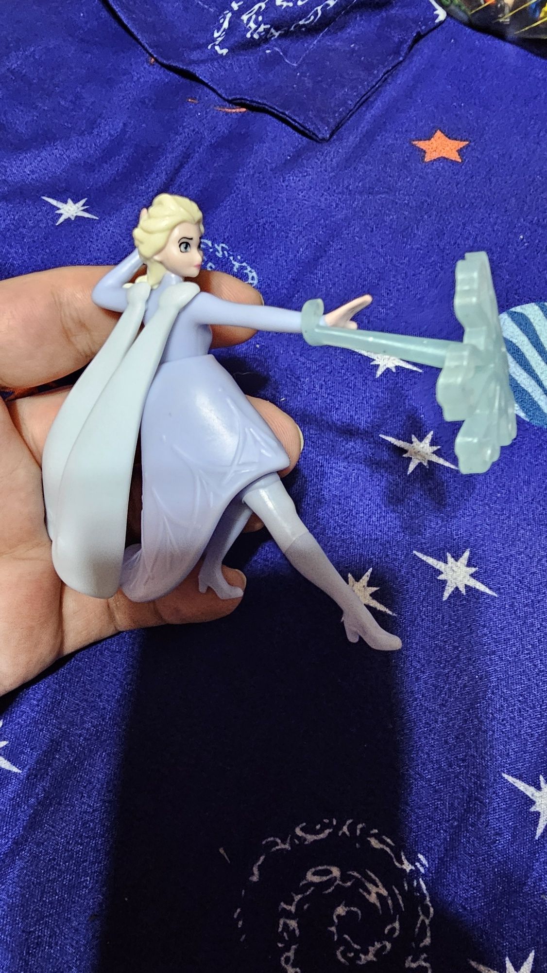 Kinder maxi Elsa