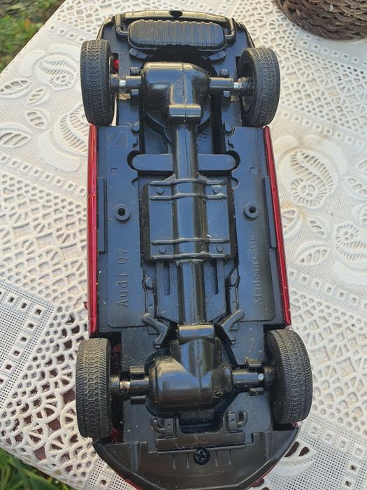 Audi Q7 мащаб  1:32