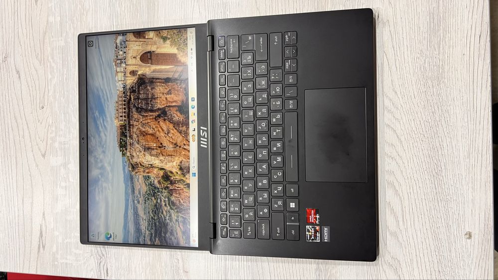 MSI Modern 14 продаю почти новый. Срочно