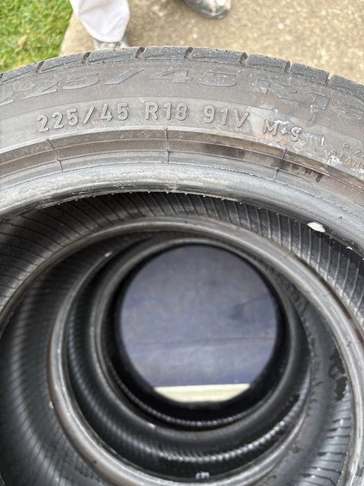 Pirelli Cinturato P7 всезонни 225/45 r18 dot93