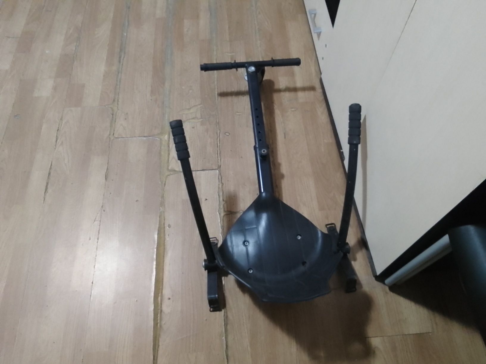 Scaun hoverboard in stare de functionare nu este rupt sau spart