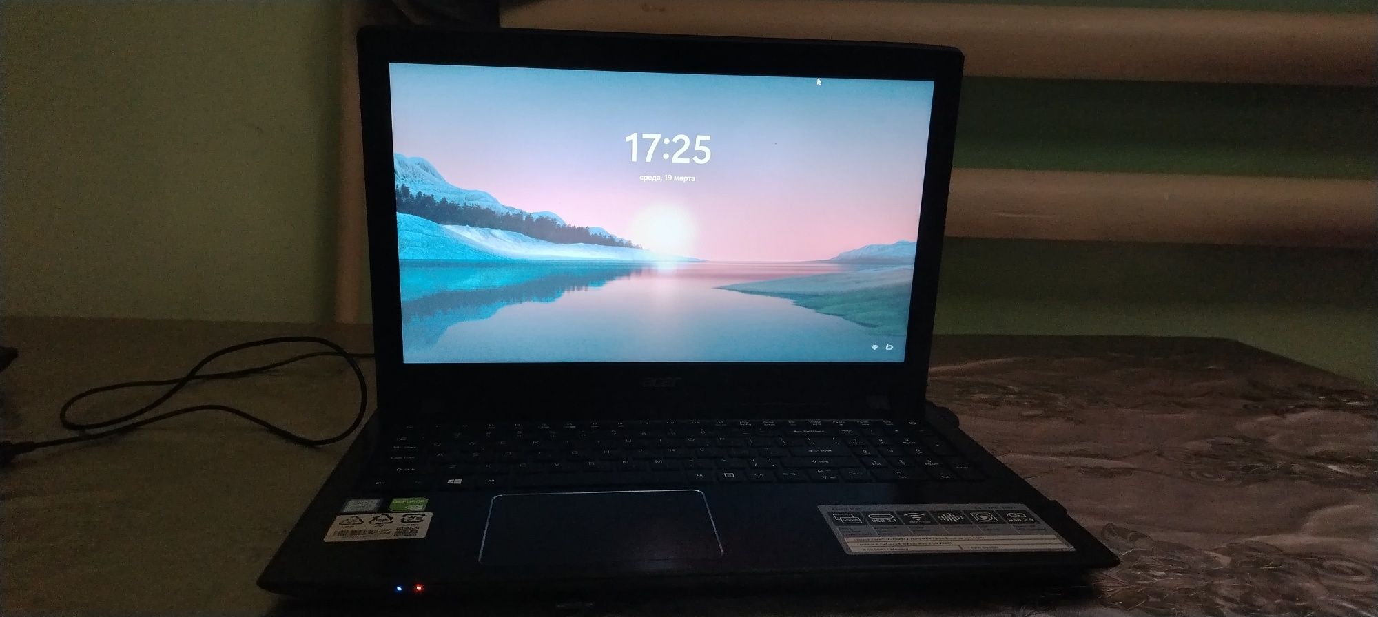 Noutbuk sotiladi srochna pul zarur