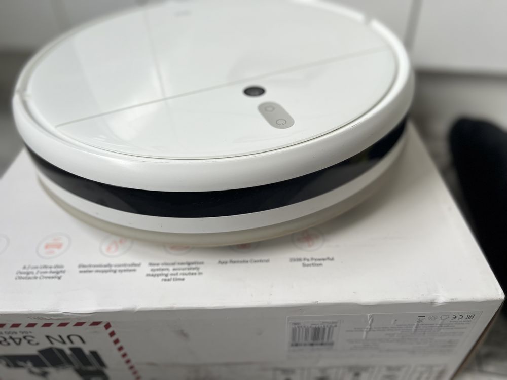 Xiaomi Mi Robot Vacuum - mop прахосмукачка