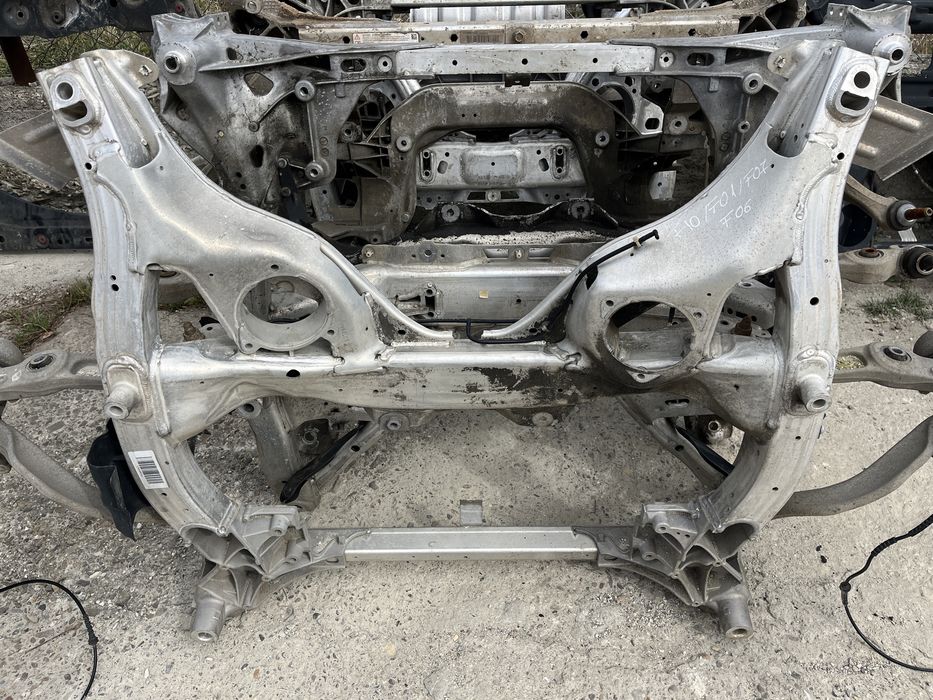 Jug / Cadru motor / Punte fata BMW F10 F11 F07 F12 F18 F12 F13 F01 F02