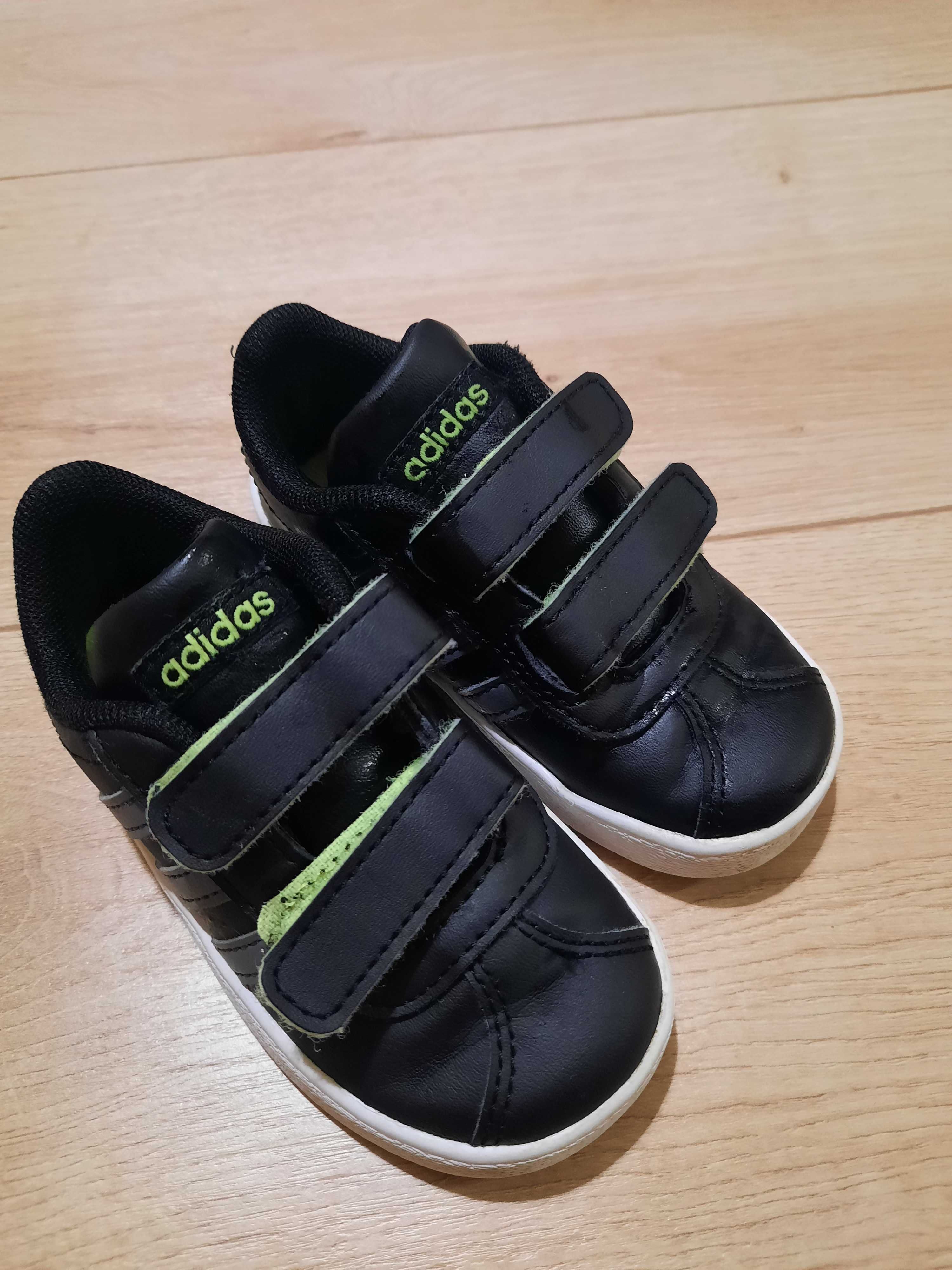 Adidasi Adidas copii stare ft buna