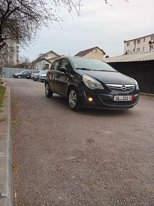 Opel corsa 1.4 benzină, 2012 euro5, scaune încălzite,  volan încălzit!