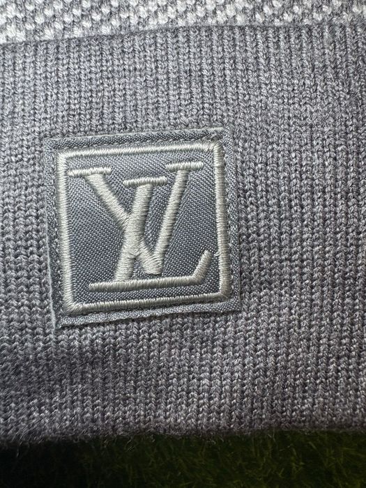 Vand caciula louis vuitton gri,noua cu eticheta