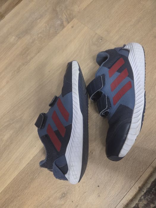 Adidasi Adidas marimea 35