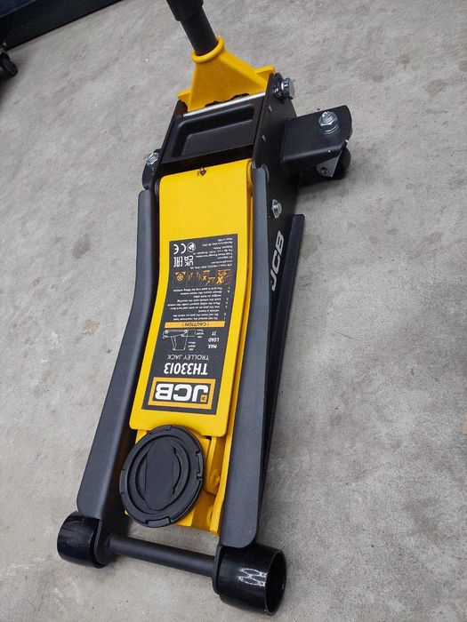 Хидравличен крик нископрофилен - 2.5 и 3 тона JCB