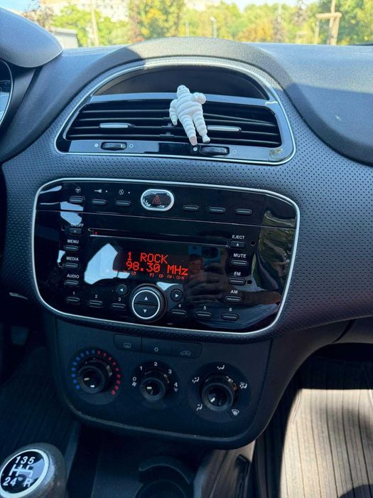 Fiat Punto 1.2 Бензин – 2012 г. – 5 врати – Тъмносин