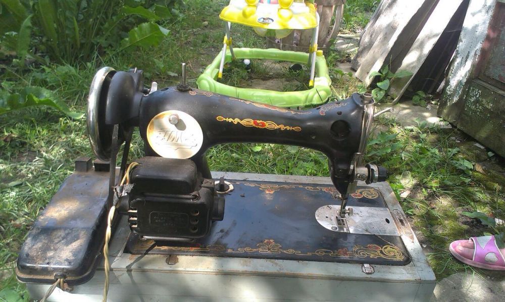 Masina de cusut ruseasca
