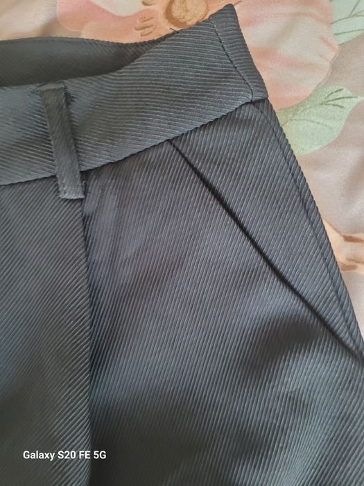 Pantaloni scurti, negru/gri inchis, doar probati,  ma string in talie