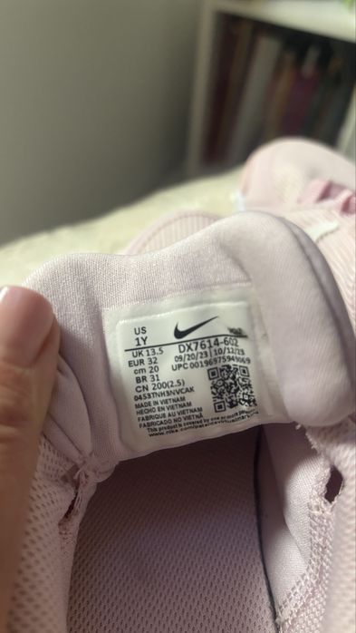 Adidasi Nike roz marimea 32