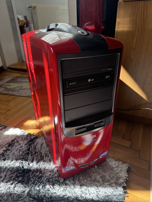 Pc intel i5 4670k, 16gb ram, Amd HD 6870 2gb, ssd 120gb, hdd 2tb