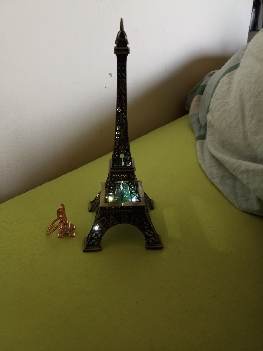 Turnul Eiffel miniatură