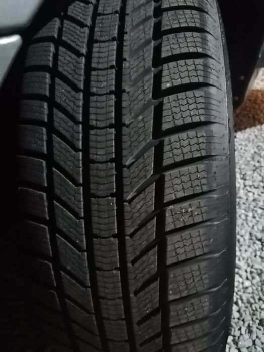 Roti Volvo 235 65 R17