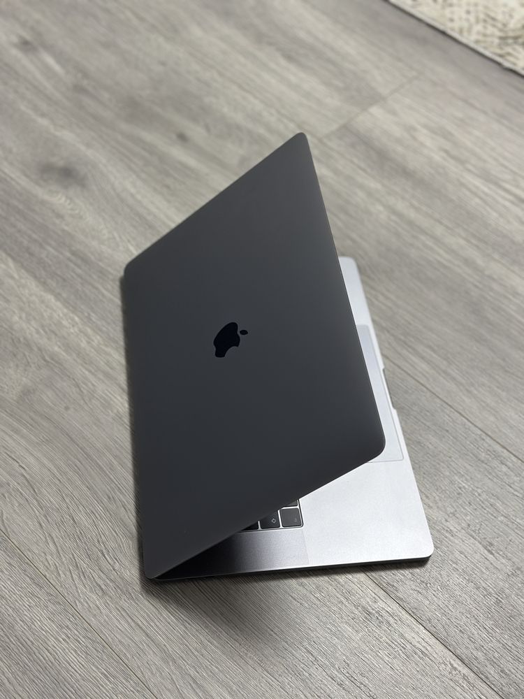 Macbook pro 15” 2017 1TB