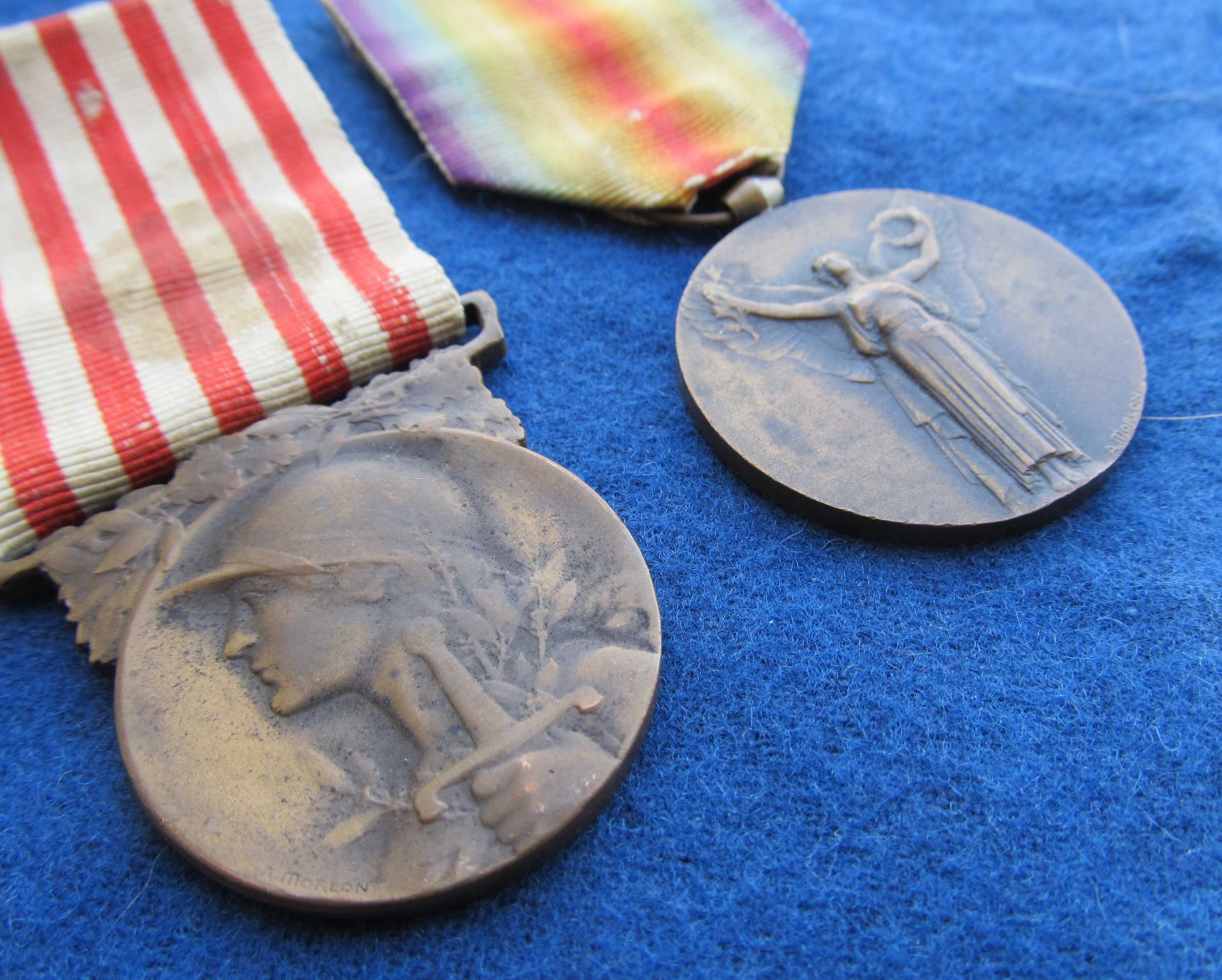 Две медали. Франция. Первая Мировая Война 1914-18 гг.