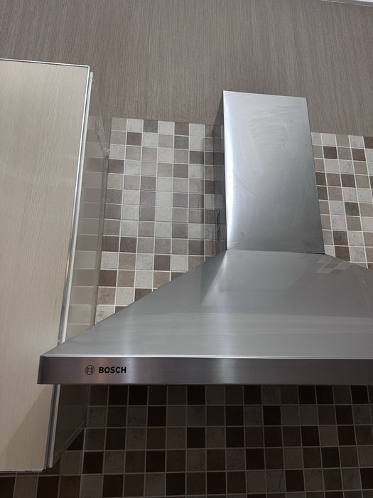 Вытяжка Bosch модель указана на фото б/у.