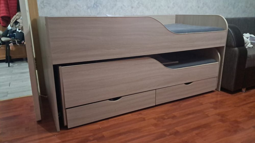 Продам Срочно детскую кровать
