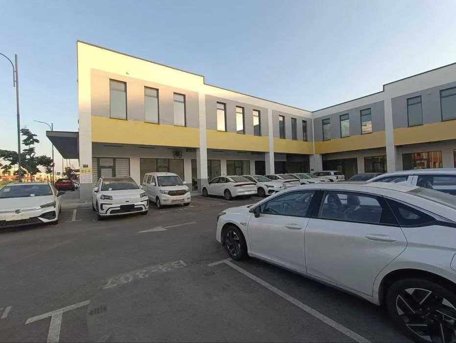 Tashkent INDEX савдо мажмуаси худудида.Савдо дўконлари СОТИЛАДИ