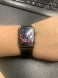 Продам смарт часы Apple Watch 6, 40 mm Gold Aluminium