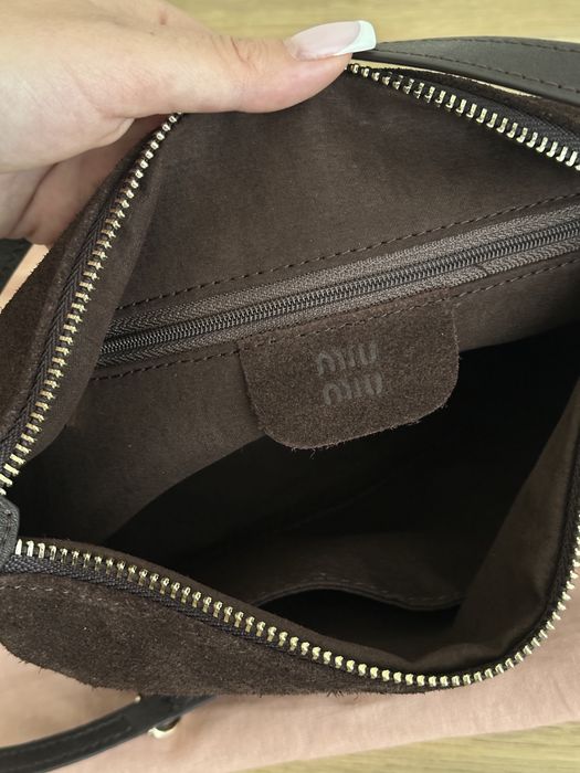 ОРИГИНАЛНА! Miu Miu дамска чанта 100% телешка кожа НЕВЕРОЯТНА!