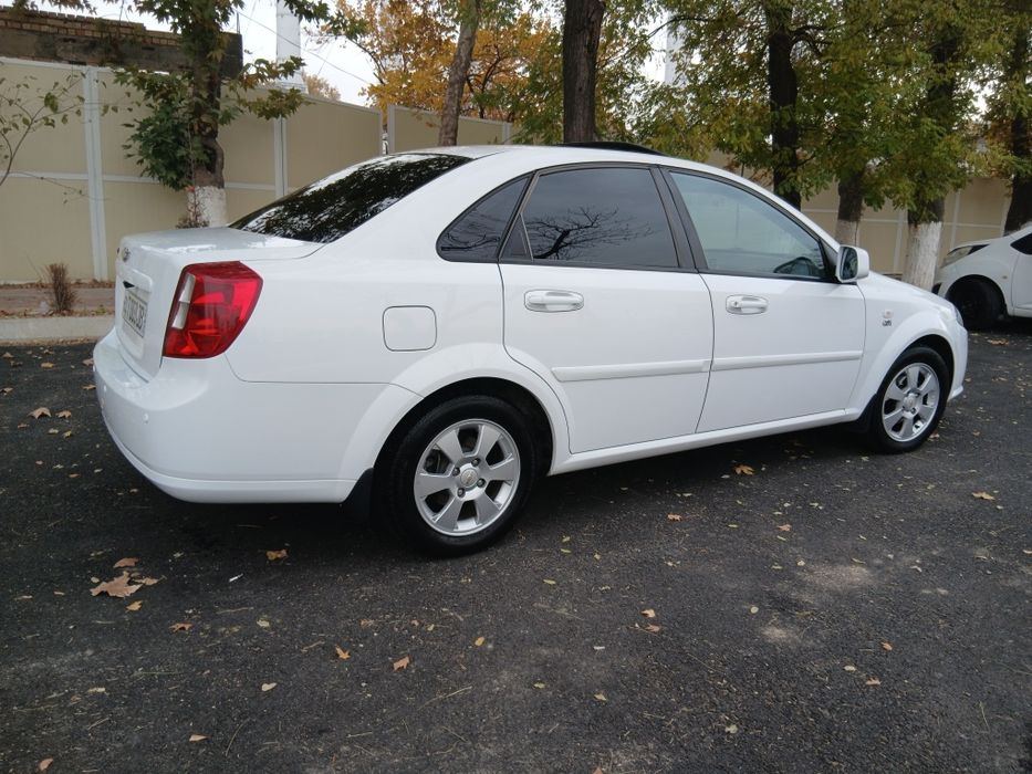 Gentra avtomat 3 pozitsiya oq sotiladi