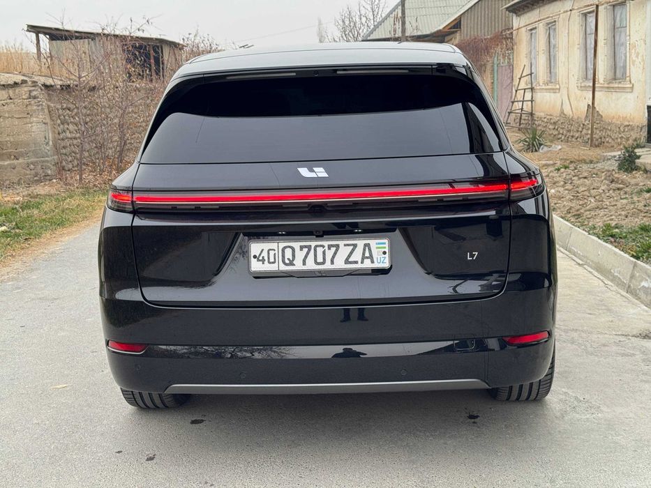 Lixiang L7 Ultra 2024 идеал. Узимники