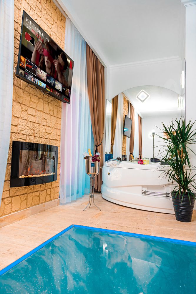 Regim hotelier ! Jacuzzi ! Semineu ! Super lux !