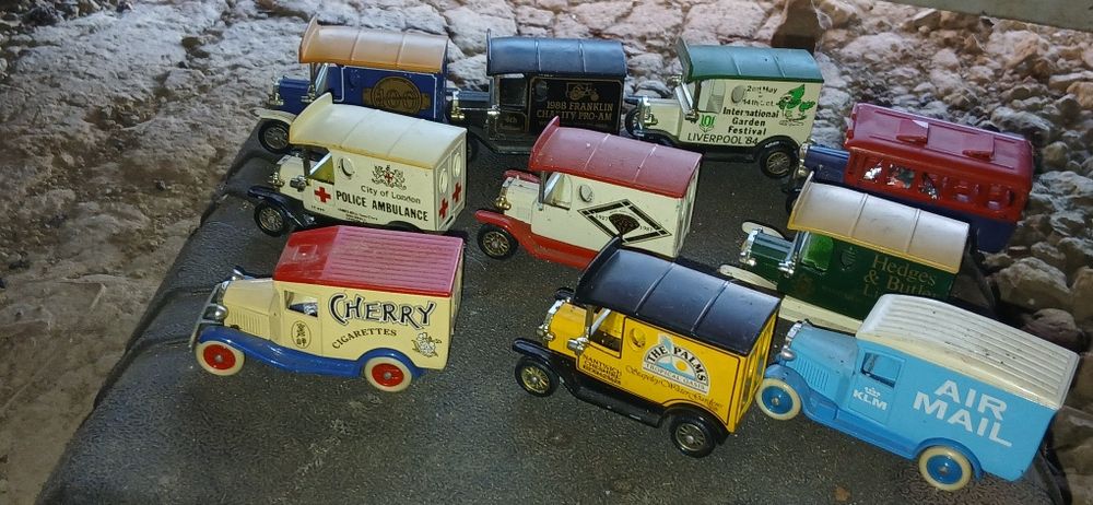 Mașinuțe aduse din gmn