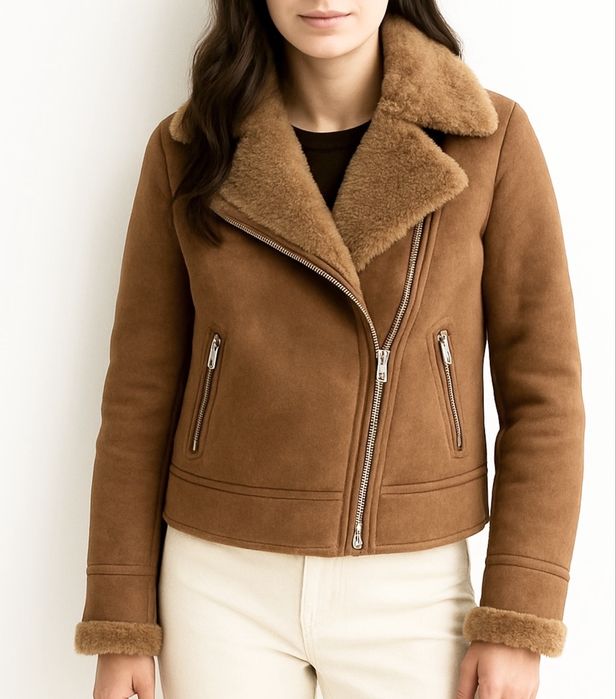 Geaca Stradivarius calduroasa cu blana