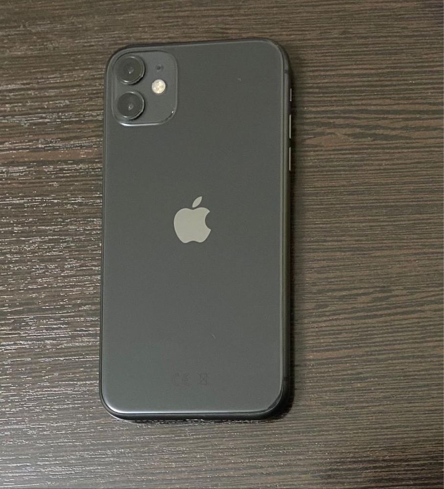 iPhone 11 в черном цвете