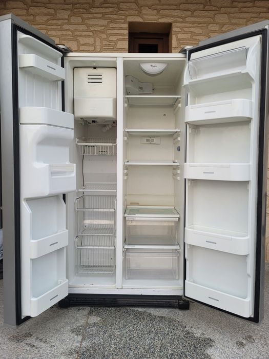 Frigider side by side