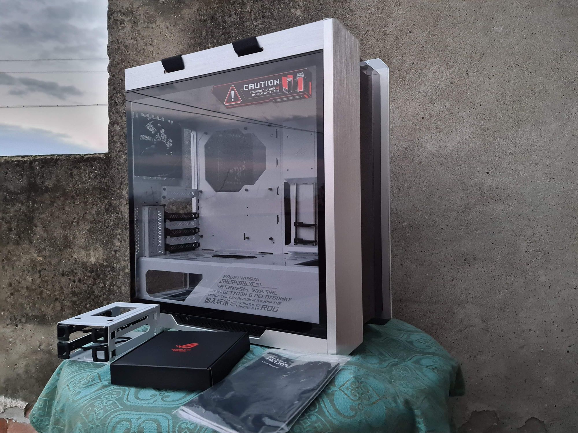 Asus Rog Strix Helios RGB White Edition E-ATX